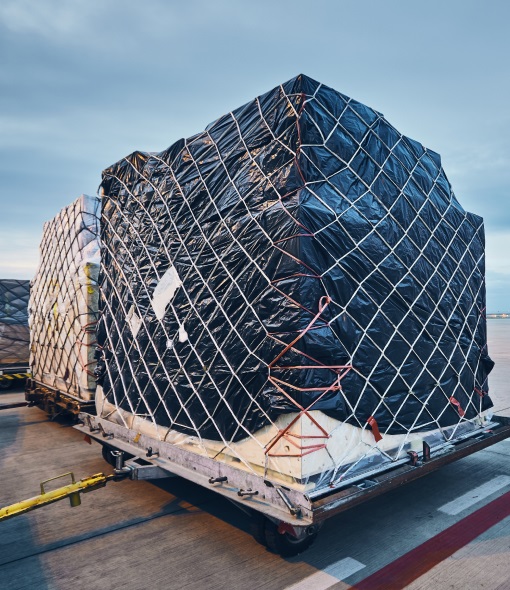 Unloading widebody cargo aircraft